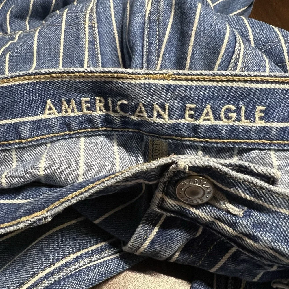 American Eagle Womens Size 6 Long Mom Jeans‎ Blue Striped High Rise 90s-Inspired
